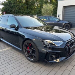 Audi RS4 Avant B9
